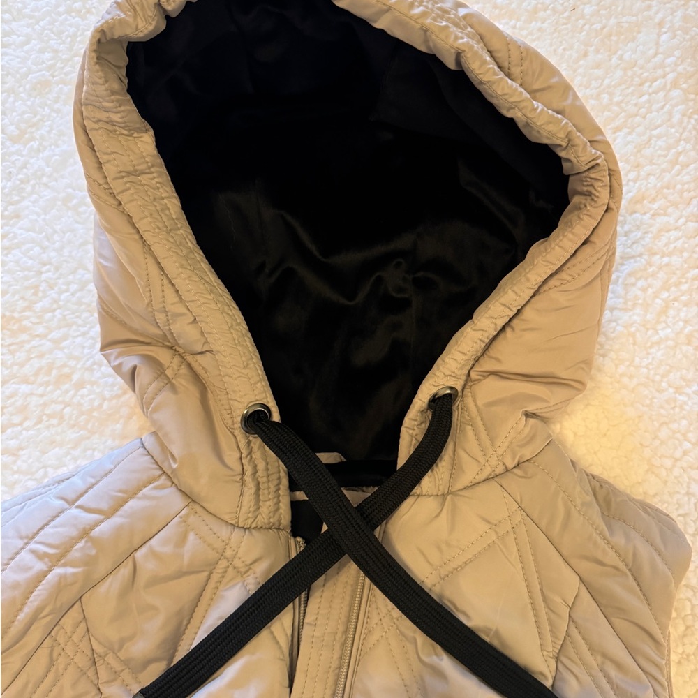 NWT Weatherproof Women's Quilted Hooded Vest - Picture 5 of 6